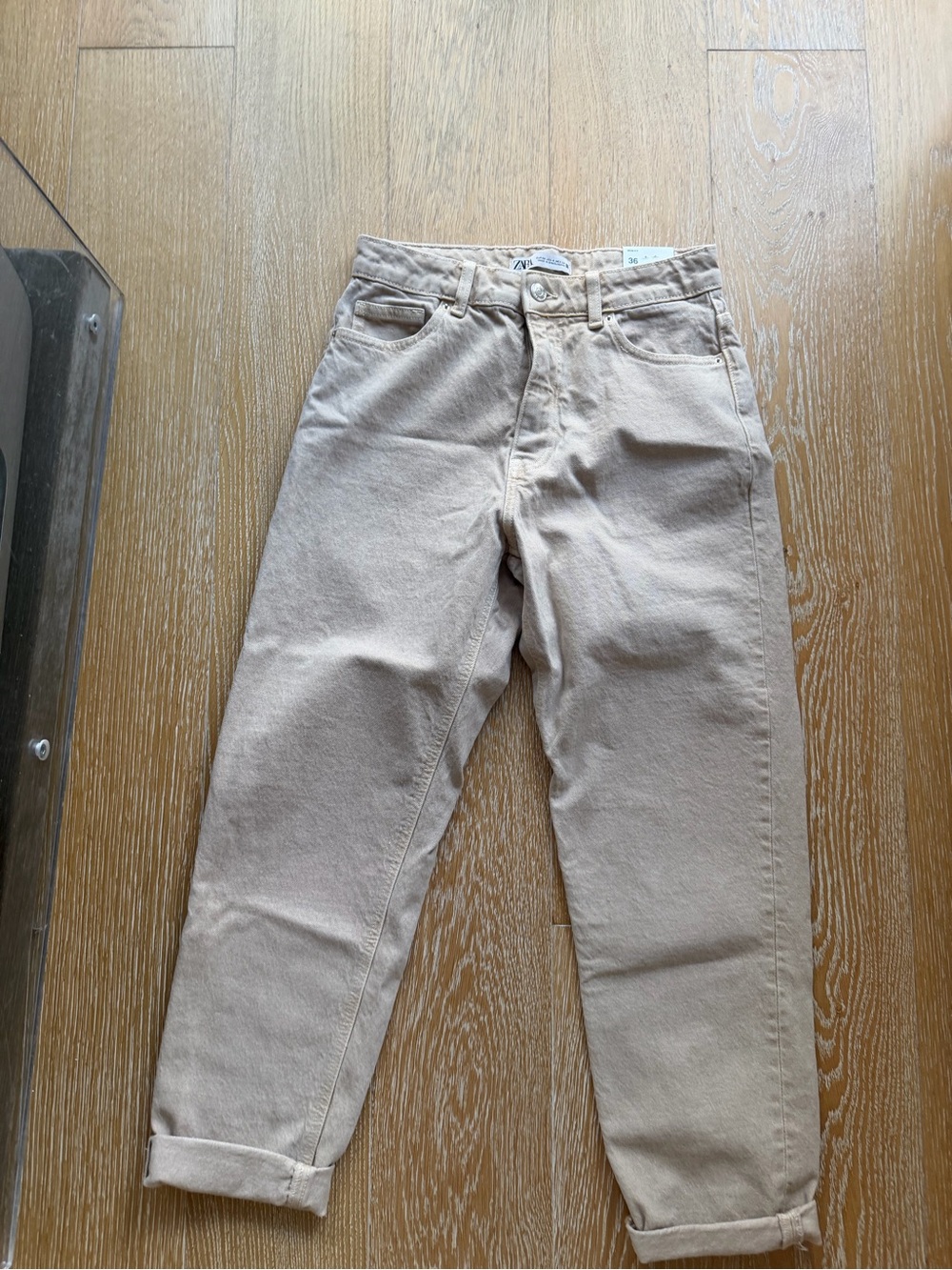 Zara Women's Cropped Jeans in Light Beige